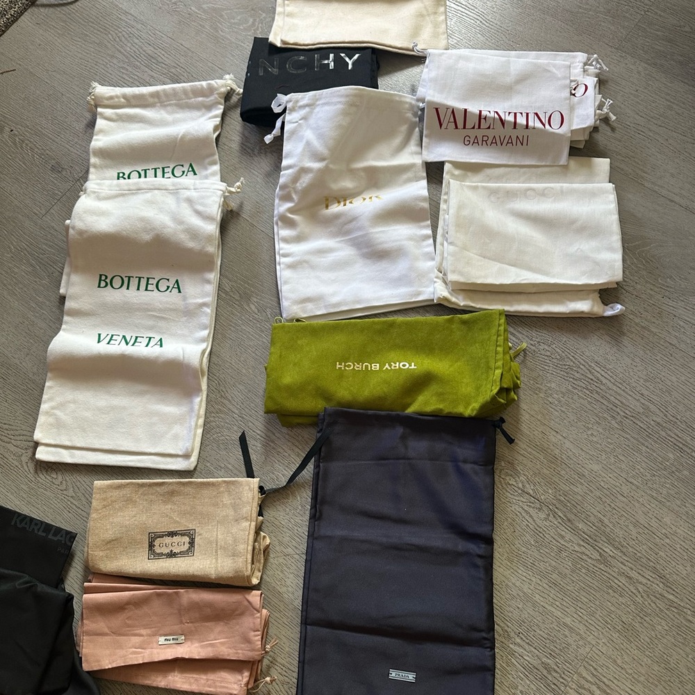 Shoe desk covers - Picture 3 of 3